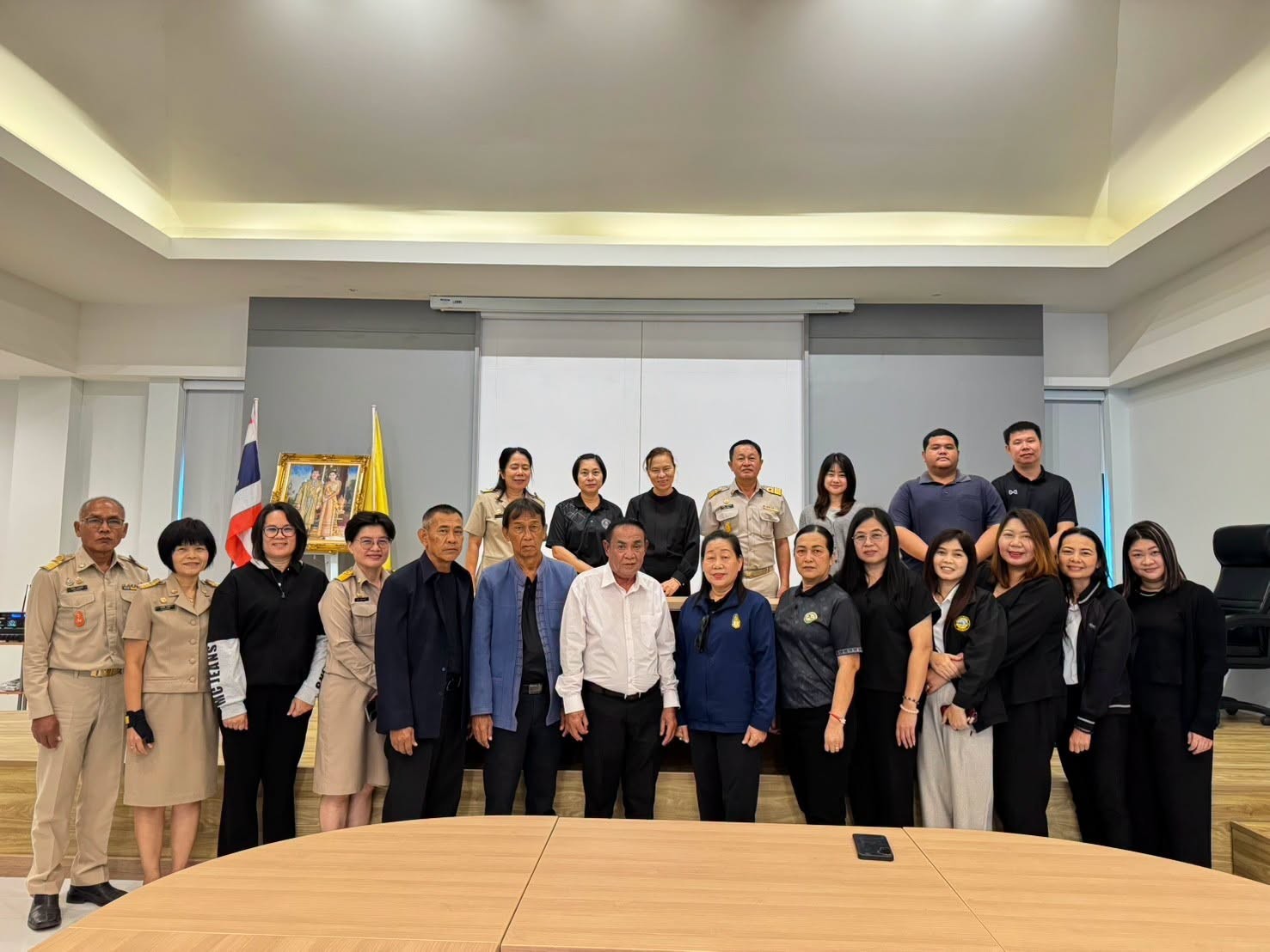 เทศบาลตำบลเวียงเชียงของ ร่วมกันมาส่งและแสดงความยินดีกับ นางสาวอรดี พรพิเนตพงศ์ นักวิเคราะห์นโยบายและแผนชำนาญการ