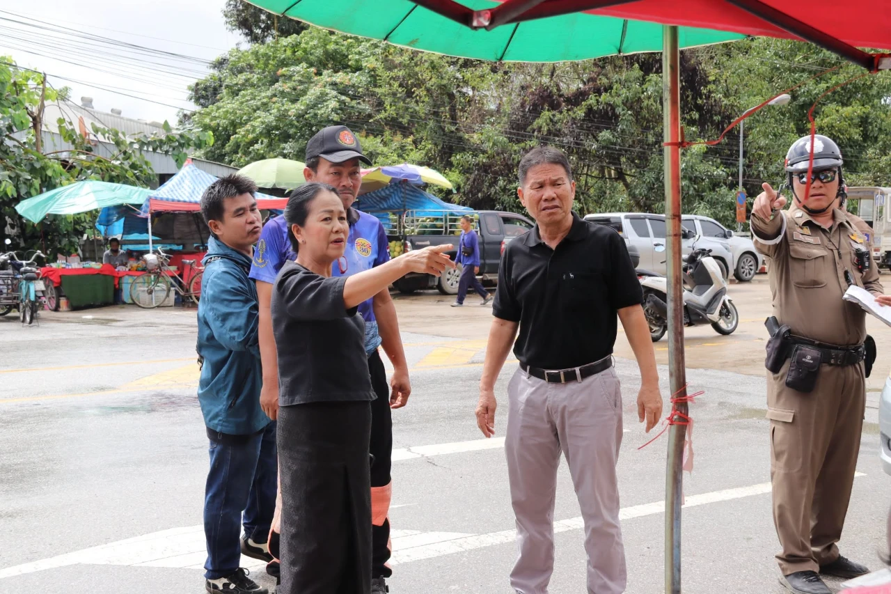งพื้นที่ร่วมกับ สถานีตำรวจภูธรเชียงของ (สภ.เชียงของ) เพื่อดำเนินการจัดระเบียบการจำหน่ายสินค้าบนทางเท้าในเขตเทศบาลตำบลเวียงเชียงของ